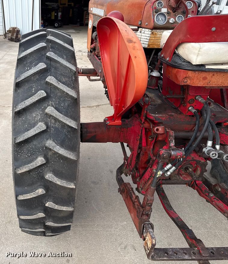 image for item EP2741 1961 McCormick Farmall 560D tractor