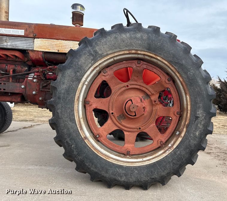 image for item EP2741 1961 McCormick Farmall 560D tractor