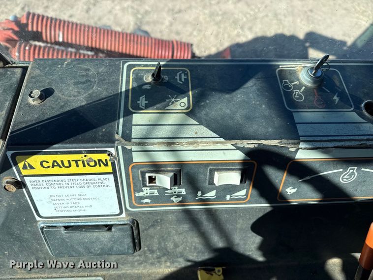 image for item EP2748 New Holland 2550 swather / windrower