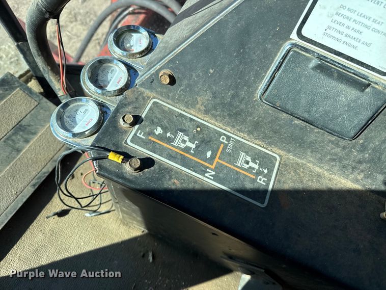 image for item EP2748 New Holland 2550 swather / windrower