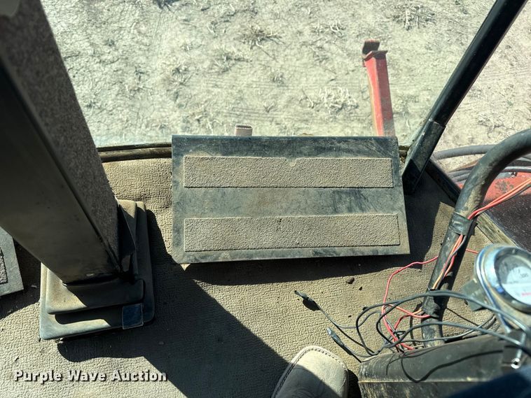 image for item EP2748 New Holland 2550 swather / windrower