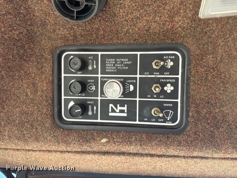 image for item EP2748 New Holland 2550 swather / windrower