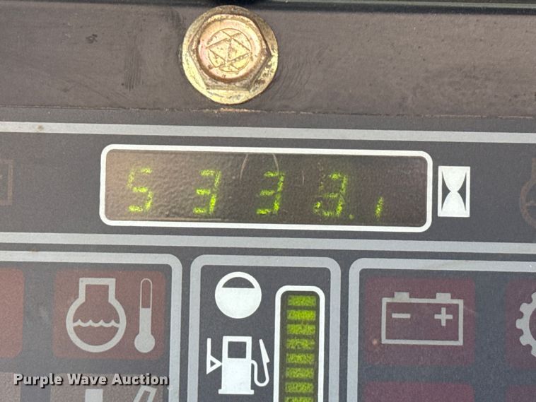 image for item EP2748 New Holland 2550 swather / windrower