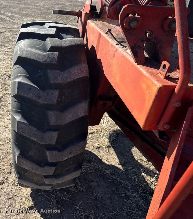 image for item EP2748 New Holland 2550 swather / windrower