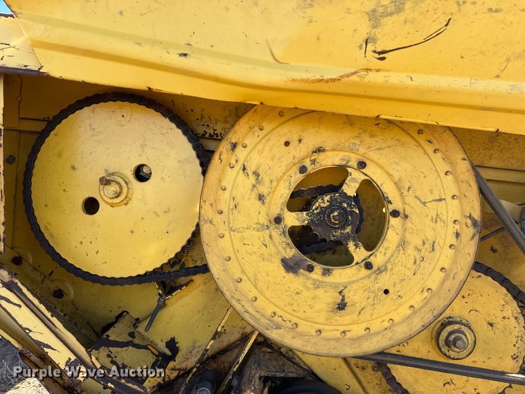 image for item EP2748 New Holland 2550 swather / windrower