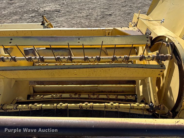 image for item EP2748 New Holland 2550 swather / windrower