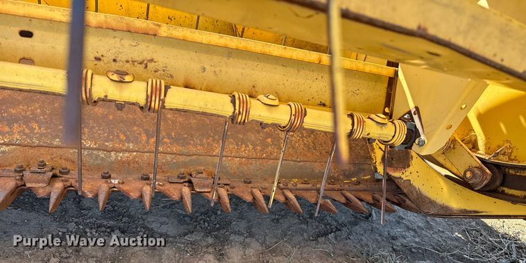 image for item EP2748 New Holland 2550 swather / windrower