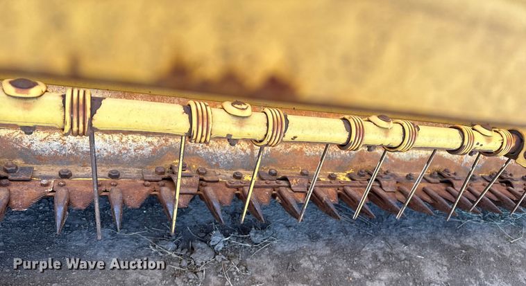 image for item EP2748 New Holland 2550 swather / windrower