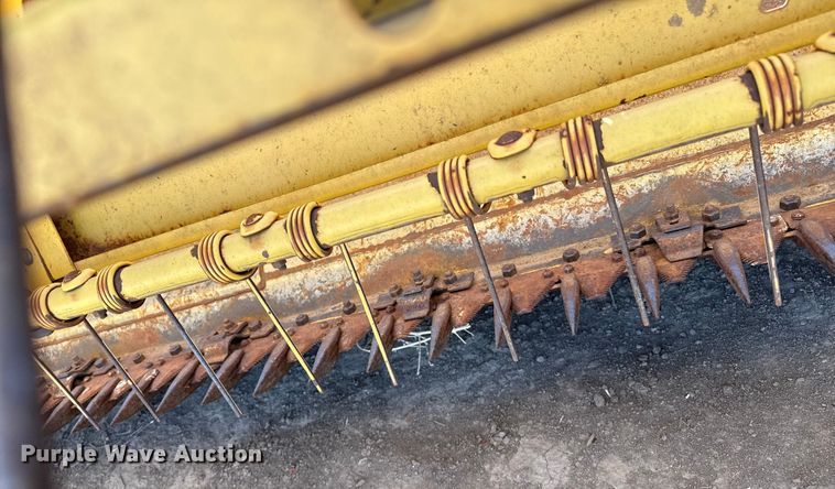 image for item EP2748 New Holland 2550 swather / windrower