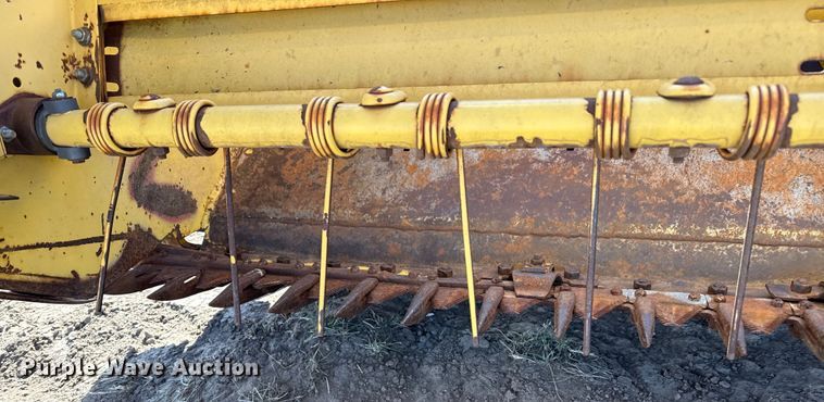 image for item EP2748 New Holland 2550 swather / windrower