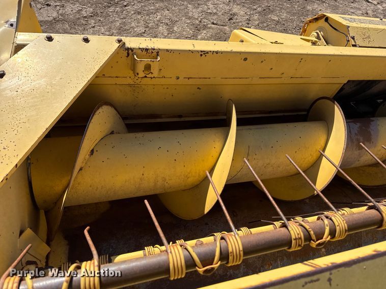 image for item EP2748 New Holland 2550 swather / windrower