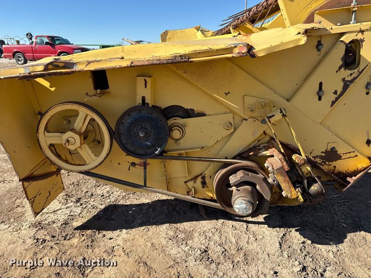 image for item EP2748 New Holland 2550 swather / windrower