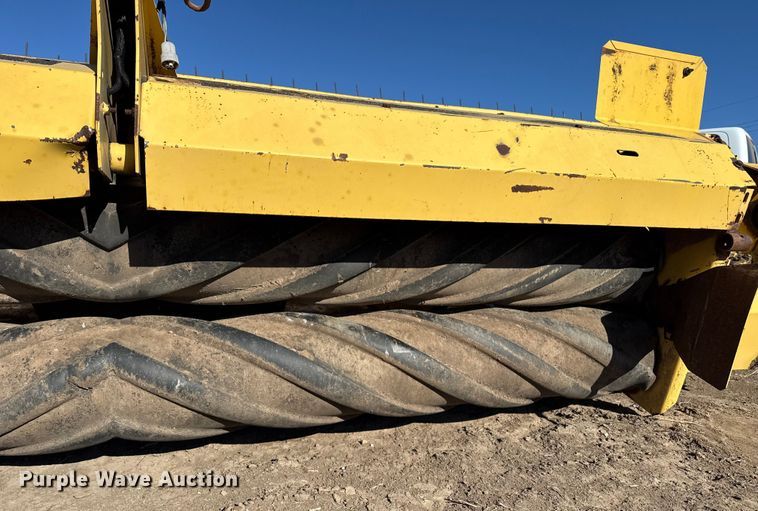 image for item EP2748 New Holland 2550 swather / windrower