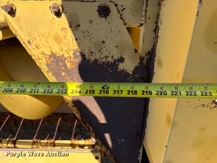 image for item EP2748 New Holland 2550 swather / windrower