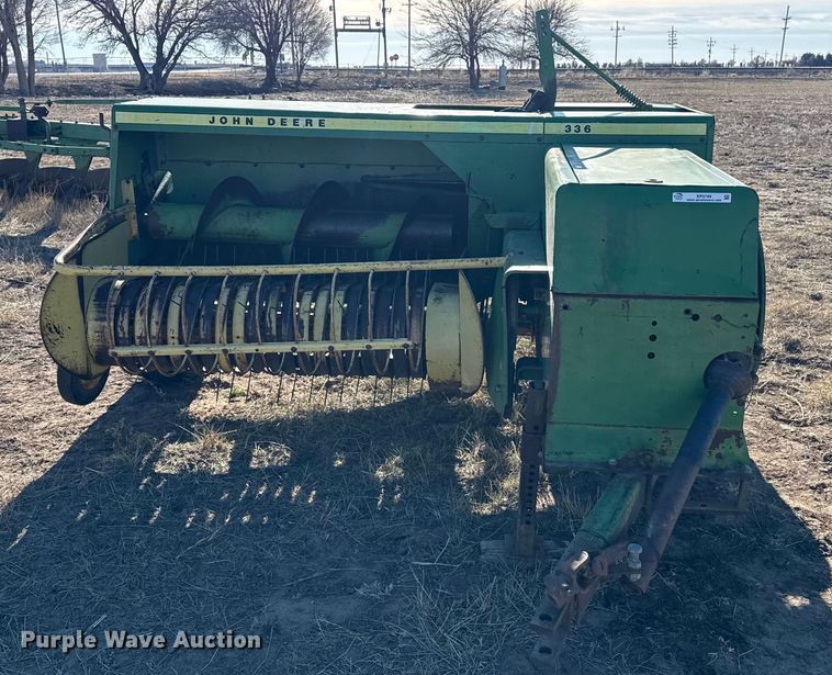 image for item EP2749 John Deere 336 small square baler