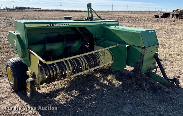 image for item EP2749 John Deere 336 small square baler