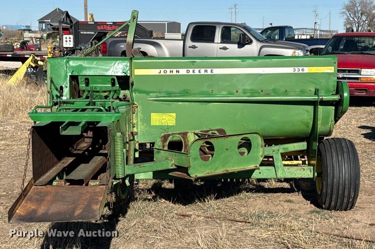 image for item EP2749 John Deere 336 small square baler