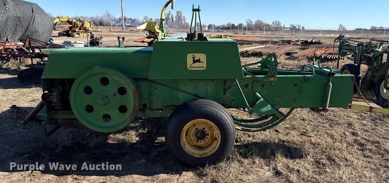 image for item EP2749 John Deere 336 small square baler