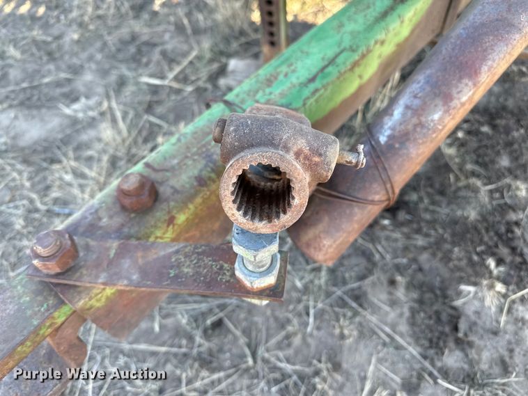 image for item EP2749 John Deere 336 small square baler