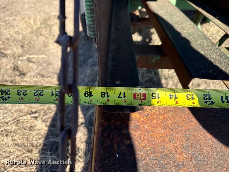 image for item EP2749 John Deere 336 small square baler