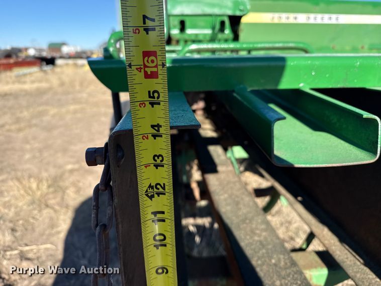 image for item EP2749 John Deere 336 small square baler