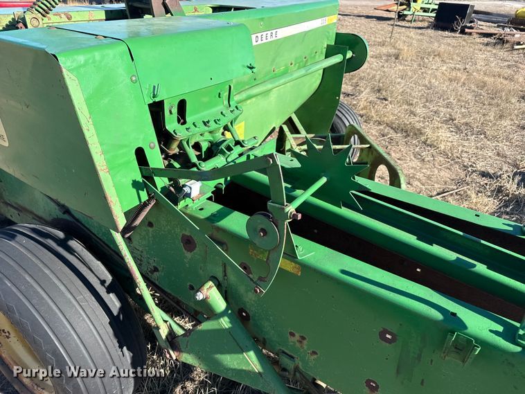 image for item EP2749 John Deere 336 small square baler