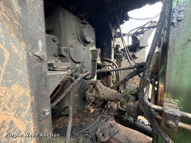 image for item ES5506 1998 John Deere 9300 4WD tractor