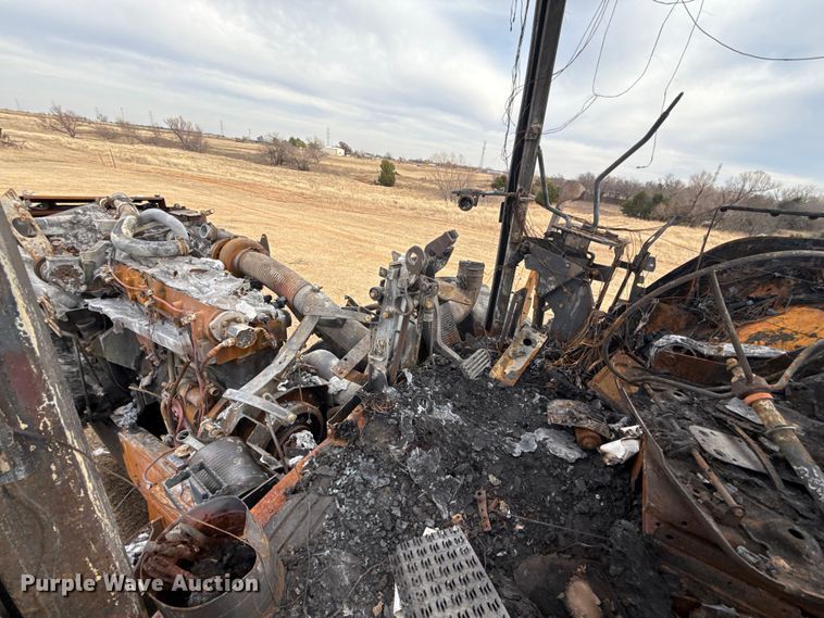 image for item ES5506 1998 John Deere 9300 4WD tractor