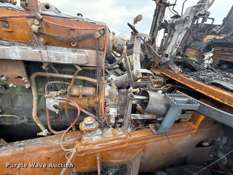 image for item ES5506 1998 John Deere 9300 4WD tractor