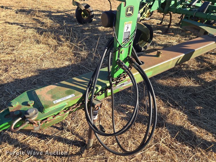 image for item ET1104 John Deere 2410 chisel