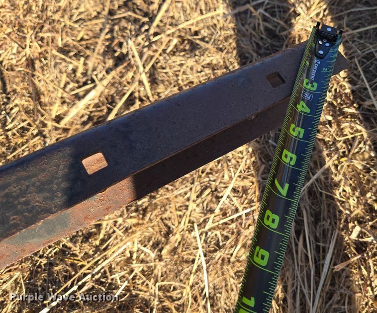 image for item ET1104 John Deere 2410 chisel