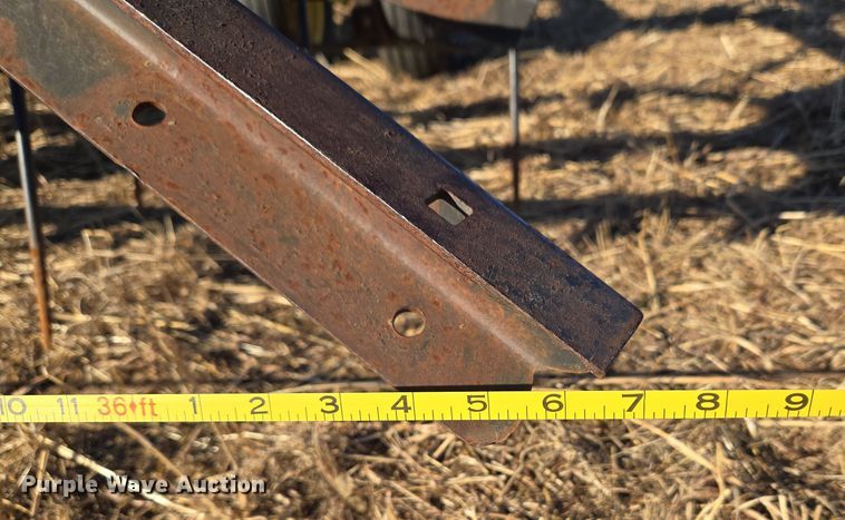 image for item ET1104 John Deere 2410 chisel