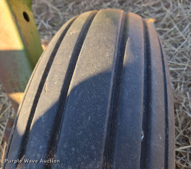 image for item ET1104 John Deere 2410 chisel