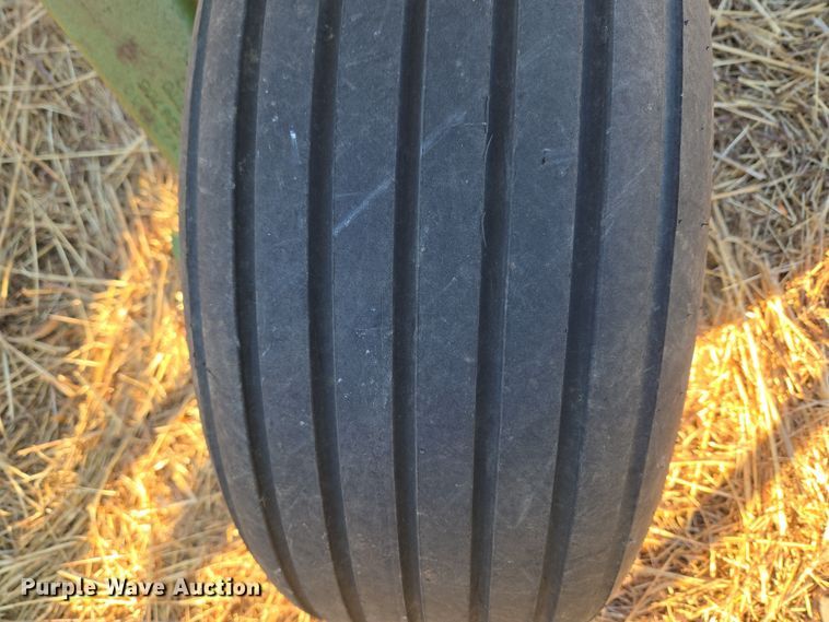 image for item ET1104 John Deere 2410 chisel