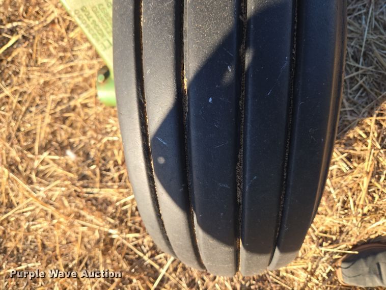 image for item ET1104 John Deere 2410 chisel