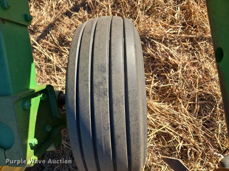 image for item ET1104 John Deere 2410 chisel