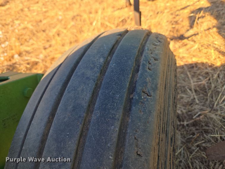 image for item ET1104 John Deere 2410 chisel