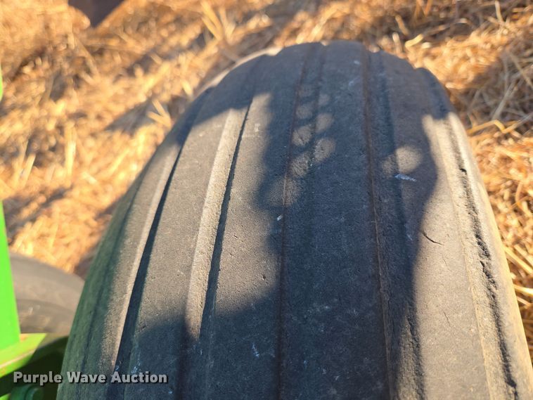 image for item ET1104 John Deere 2410 chisel