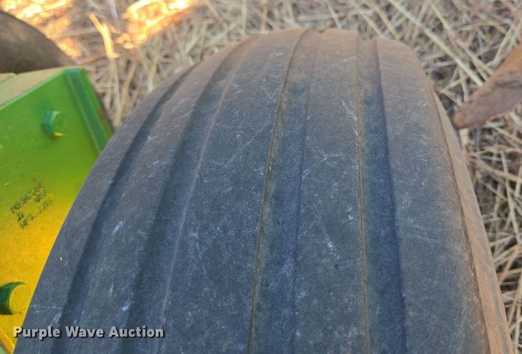 image for item ET1104 John Deere 2410 chisel