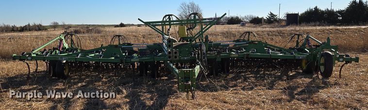 image for item ET1105 John Deere 730 air seeder