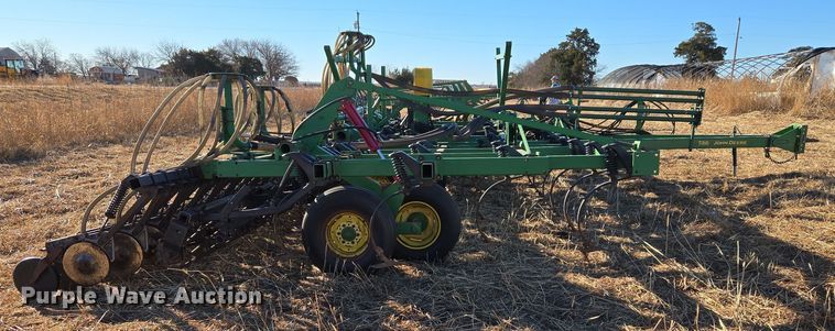 image for item ET1105 John Deere 730 air seeder