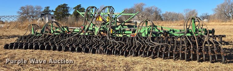 image for item ET1105 John Deere 730 air seeder