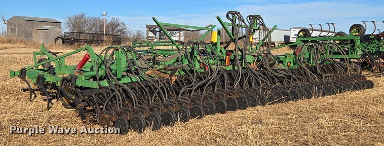 image for item ET1105 John Deere 730 air seeder