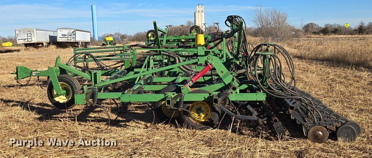 image for item ET1105 John Deere 730 air seeder