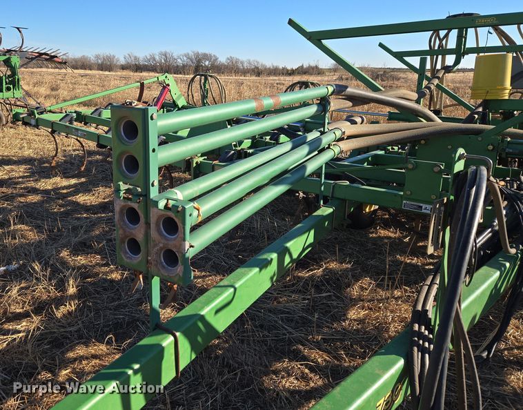 image for item ET1105 John Deere 730 air seeder