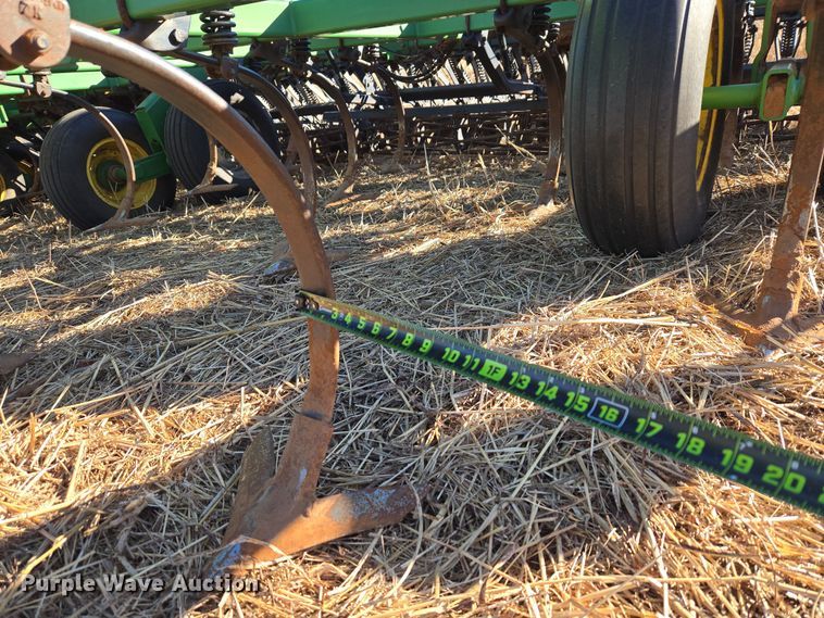 image for item ET1105 John Deere 730 air seeder
