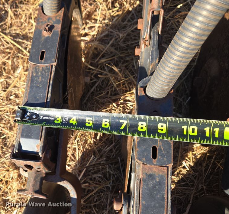 image for item ET1105 John Deere 730 air seeder