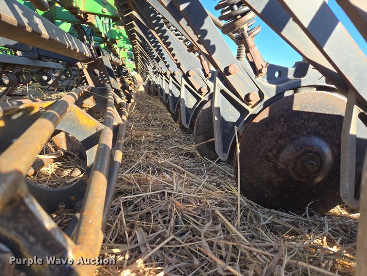 image for item ET1105 John Deere 730 air seeder