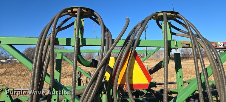 image for item ET1105 John Deere 730 air seeder