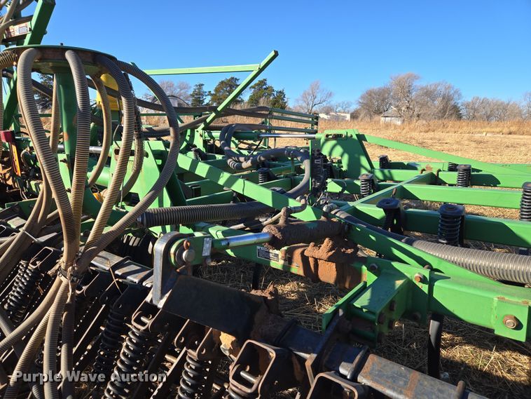 image for item ET1105 John Deere 730 air seeder